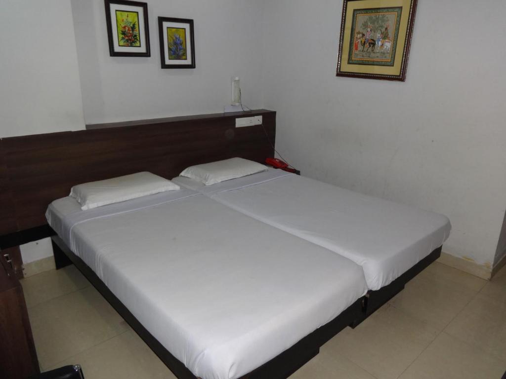 Hotel Miland Palace Bhubaneswar Zimmer foto